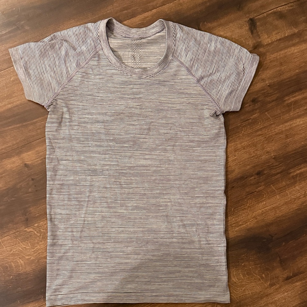 Lululemon size 8- run swiftly